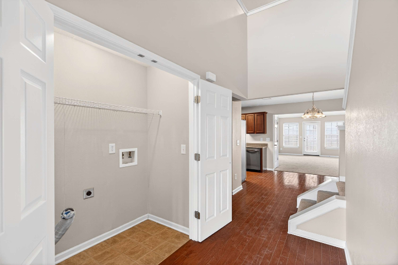 1036 Harold Lee Dr - Photo 2 of 19