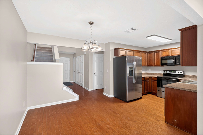 1036 Harold Lee Dr - Photo 5 of 19