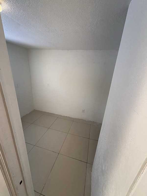 1331 Sw 129th Ave - Photo 7 of 10