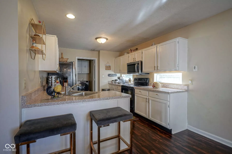 9904 Worthington Blvd - Photo 3 of 6