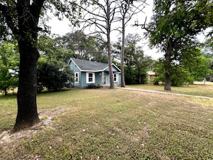 300 N Oak St - Photo 1 of 1