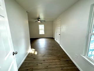 300 N Oak St - Photo 7 of 14