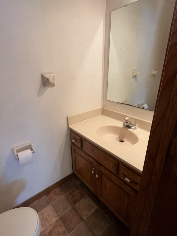 11252 Robinson Dr Nw - Photo 4 of 12