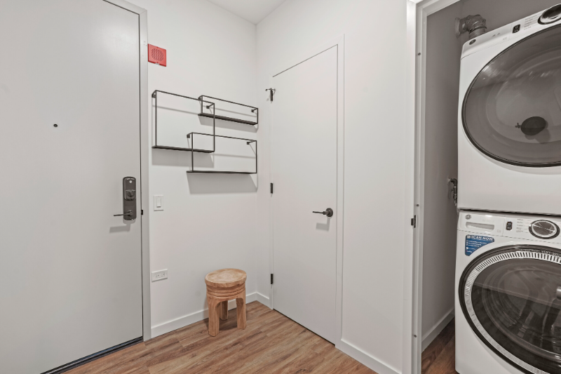 160 N Aberdeen St - Photo 2 of 10