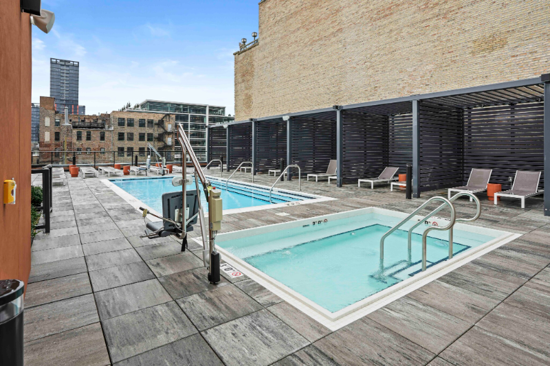 160 N Aberdeen St - Photo 4 of 10