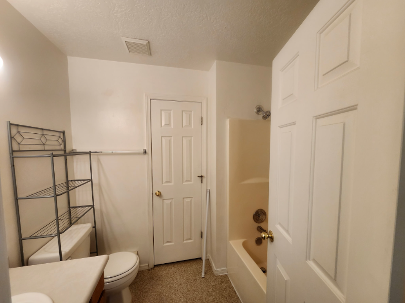 2140 Elizabeth Blvd #C - Photo 4 of 7