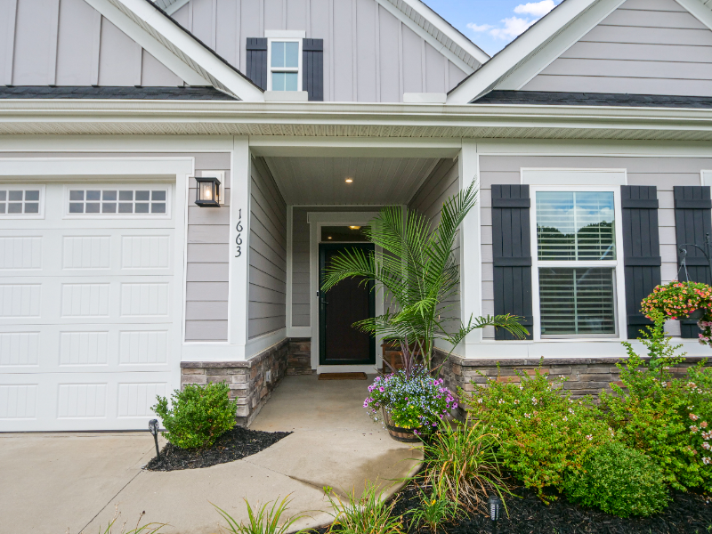 1663 Jessamine Dr - Photo 2 of 20