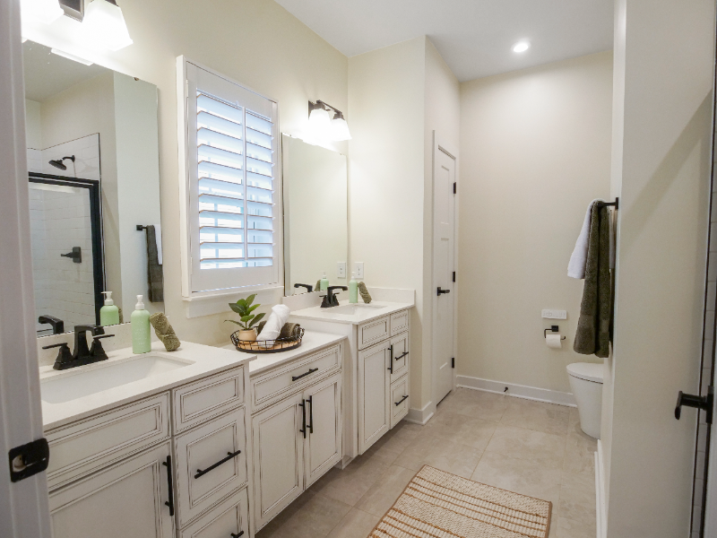 1663 Jessamine Dr - Photo 4 of 20