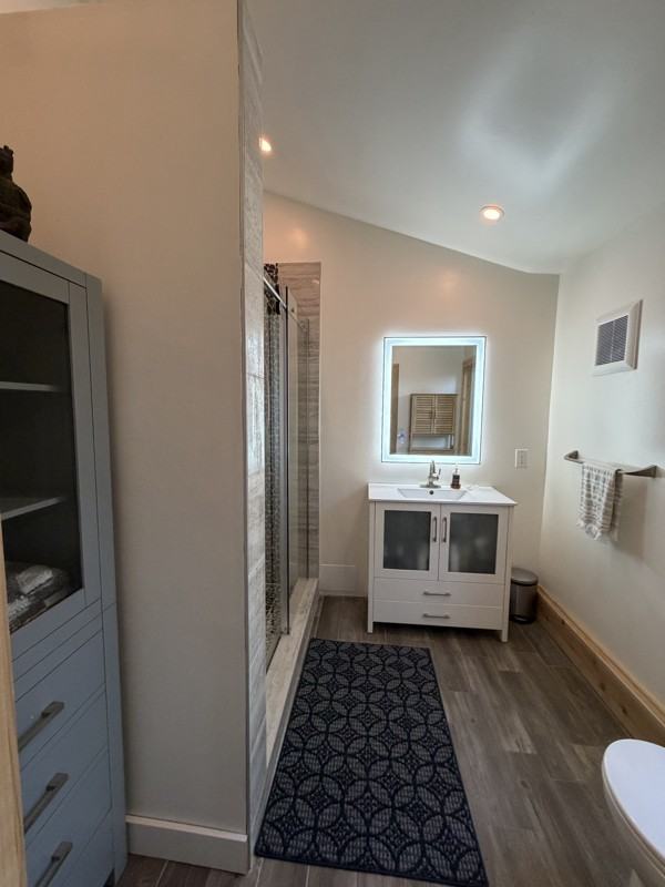 7711 Owensmouth Ave #A - Photo 4 of 9