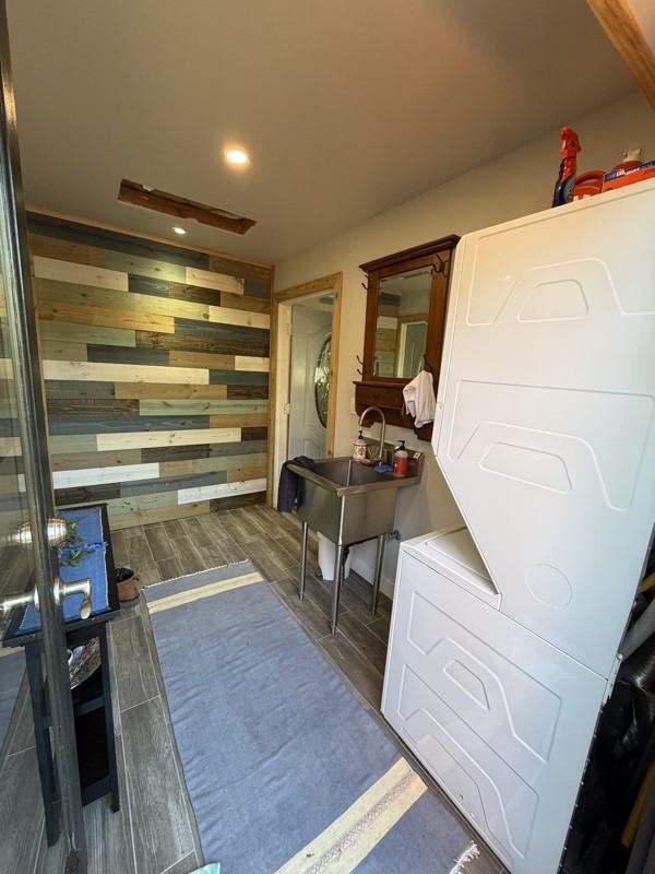 7711 Owensmouth Ave #A - Photo 6 of 9