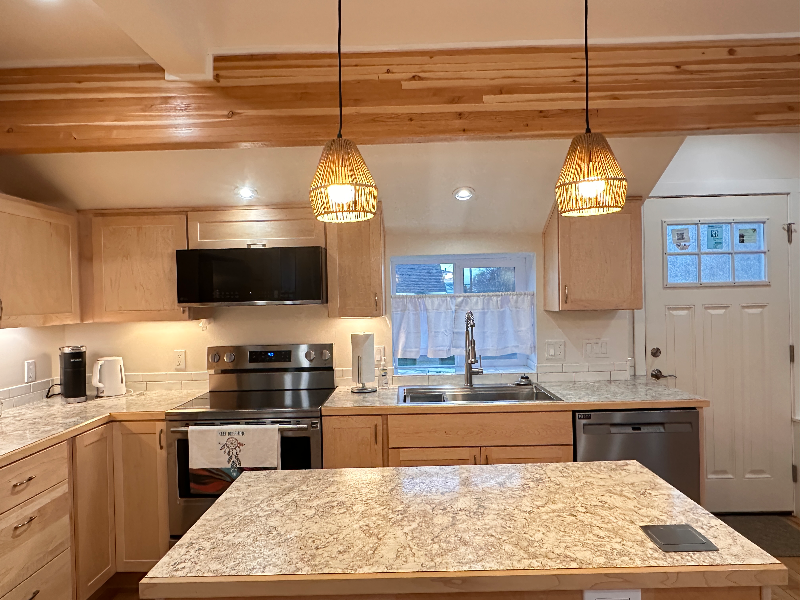 533 1/2 E 5th St - Photo 4 of 9