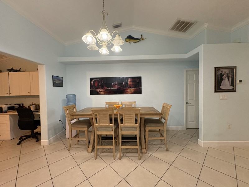 7704 San Carlos Dr - Photo 3 of 11