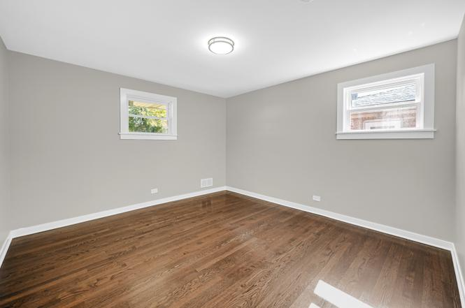 11018 S Keeler Ave - Photo 2 of 12