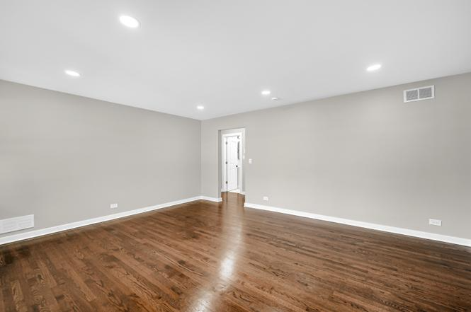 11018 S Keeler Ave - Photo 4 of 12