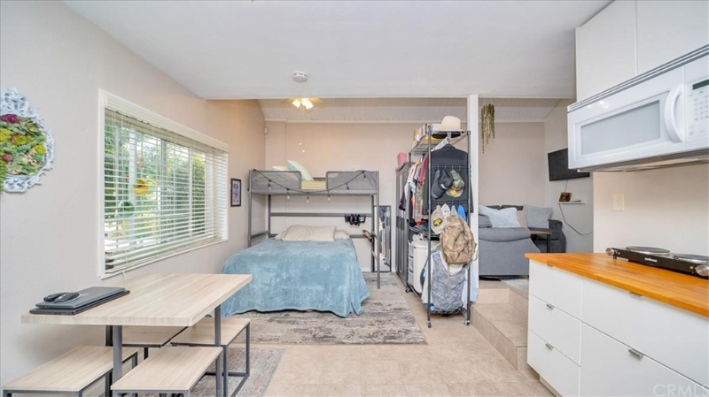 1545 N Monterey Ave #A - Photo 7 of 18