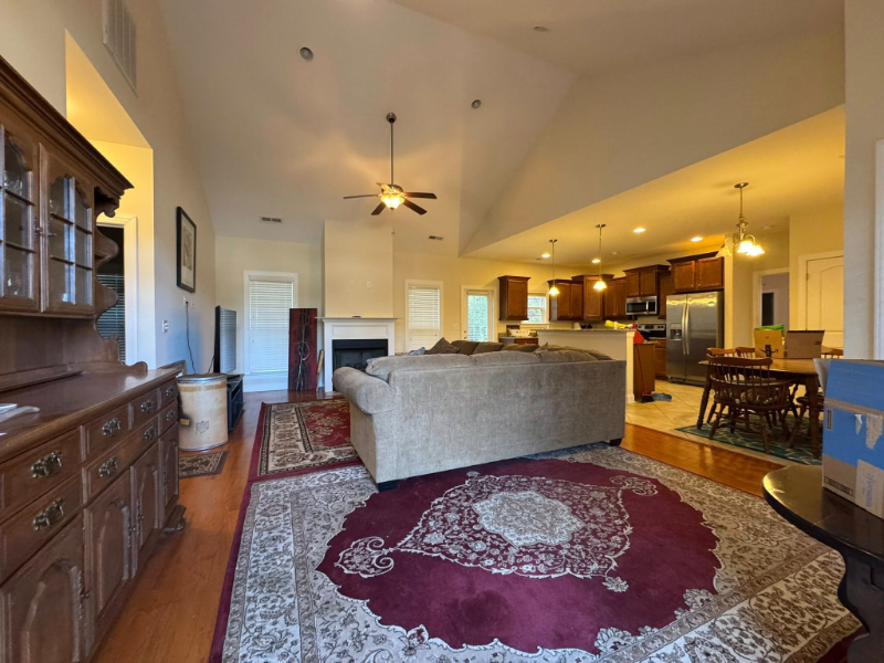 1854 Juniper Dr - Photo 4 of 20