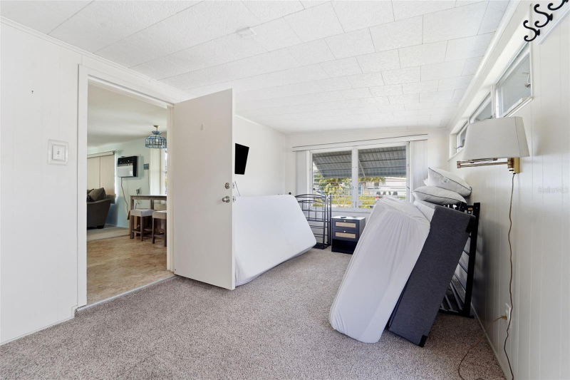 10949 105th St - Photo 5 of 18