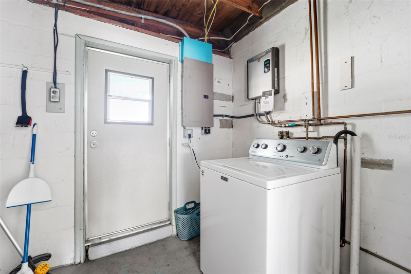 10949 105th St - Photo 6 of 18