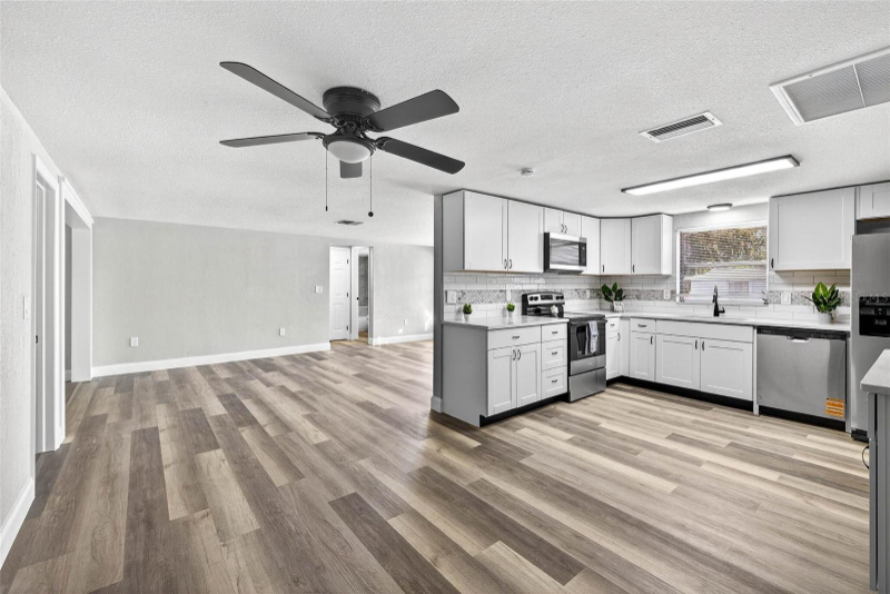 7835 Birchwood Dr - Photo 3 of 14