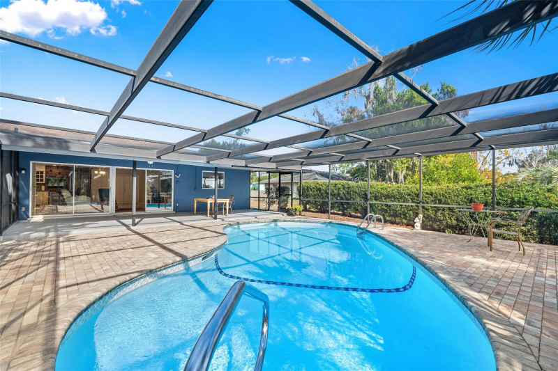 6422 Fairlawn St - Photo 2 of 20