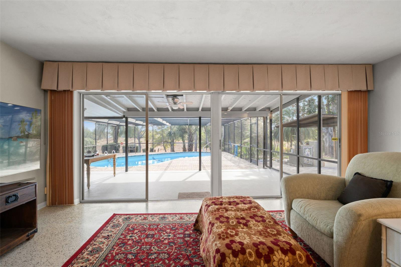 6422 Fairlawn St - Photo 5 of 20