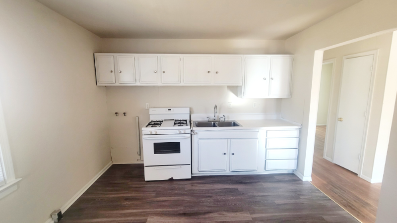 1210 Carlisle Ave - Photo 4 of 8