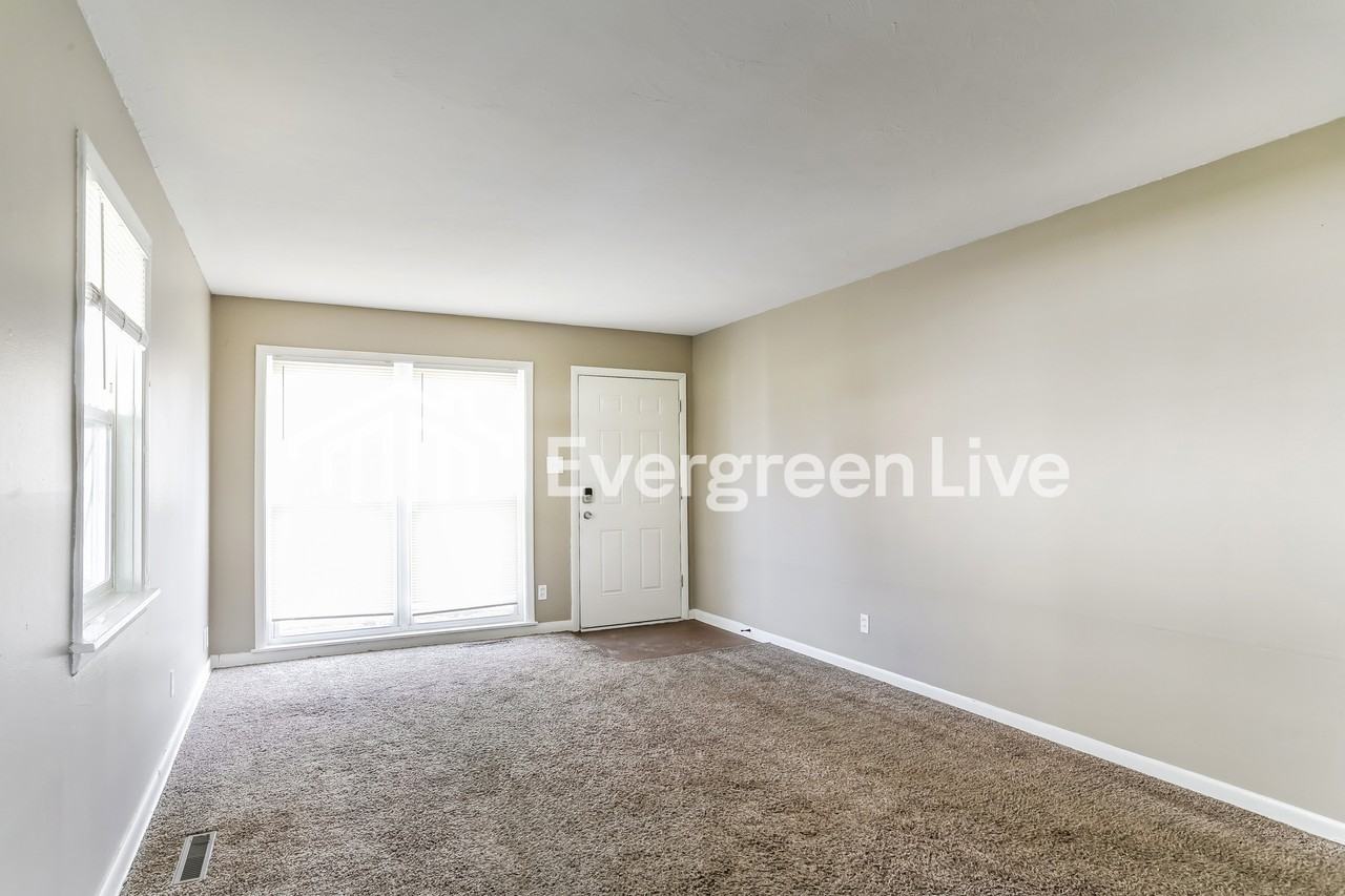 1665 Shady Lane Rd - Photo 4 of 15