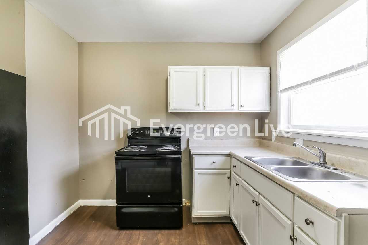 1665 Shady Lane Rd - Photo 6 of 15