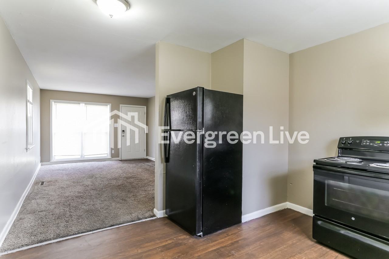 1665 Shady Lane Rd - Photo 7 of 15