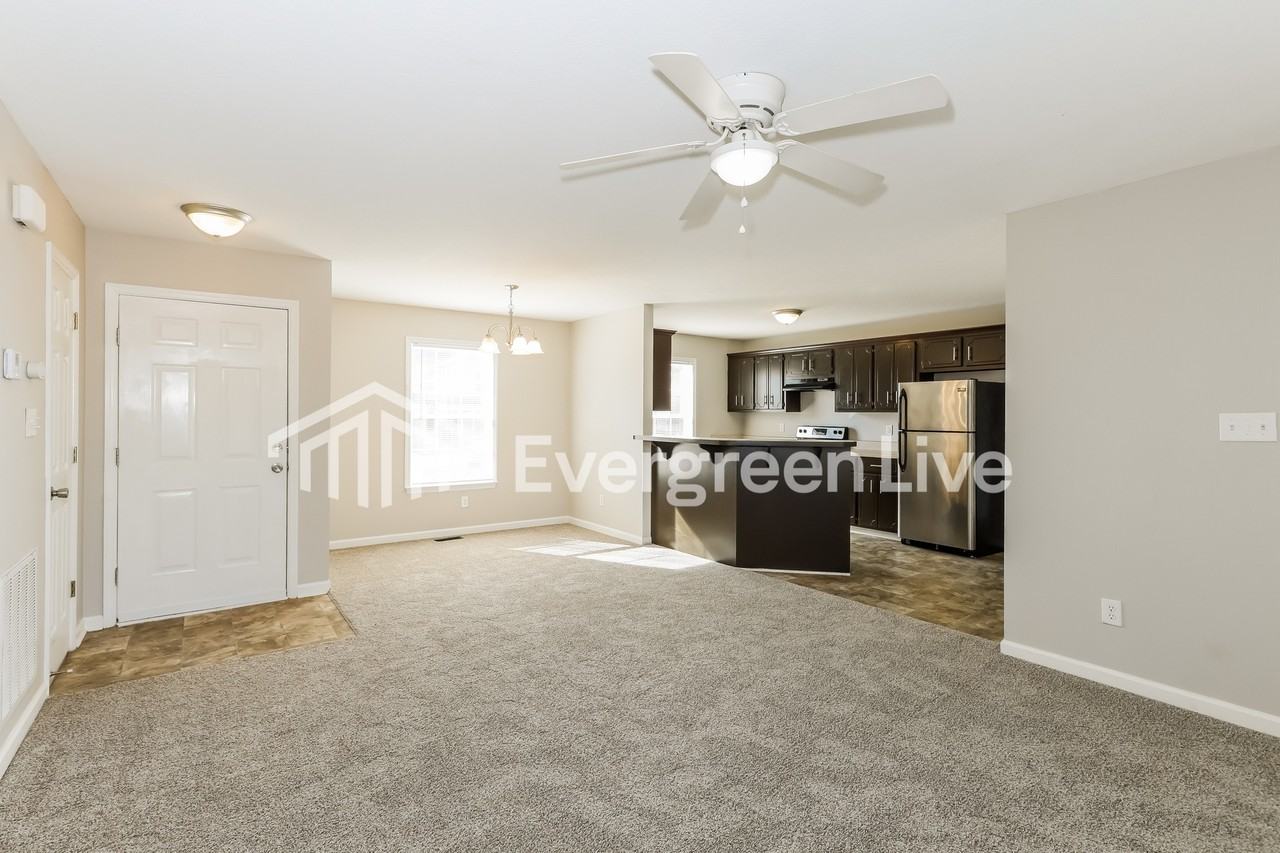 2621 National Woods Dr - Photo 4 of 15