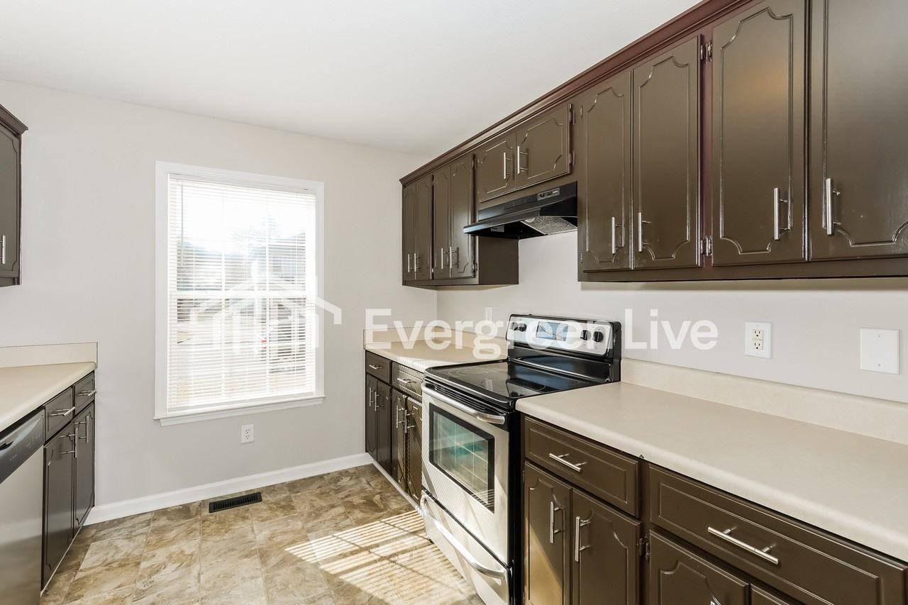 2621 National Woods Dr - Photo 5 of 15