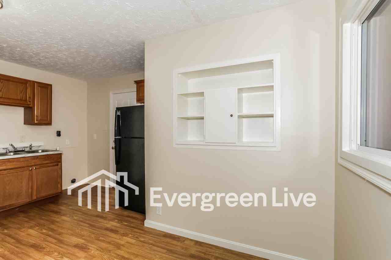 8661 Neptune Dr - Photo 5 of 15