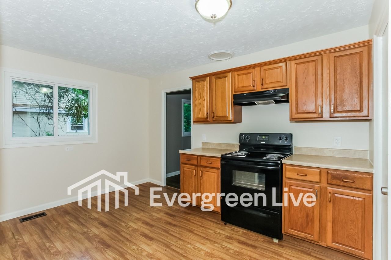 8661 Neptune Dr - Photo 7 of 15