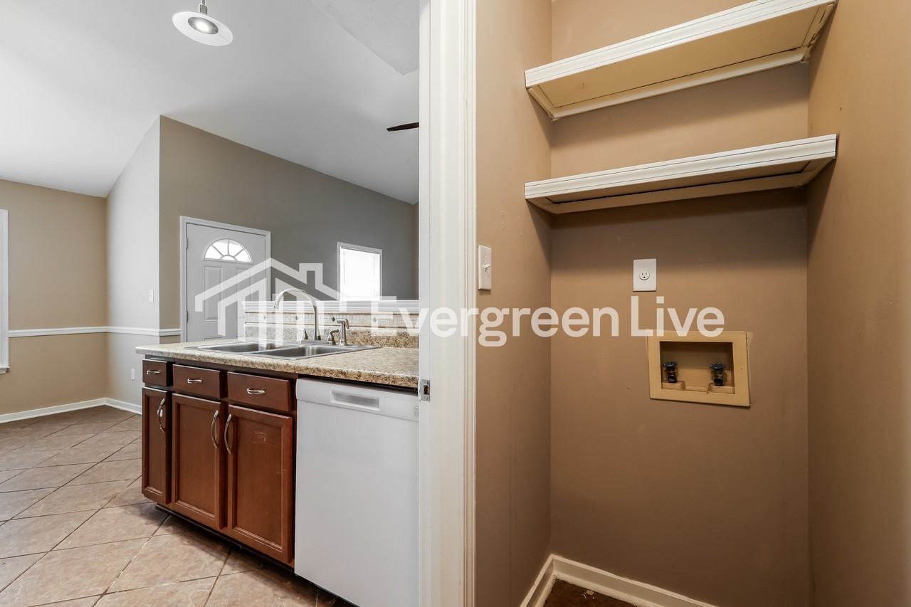 10 Brandy Ct S - Photo 7 of 15