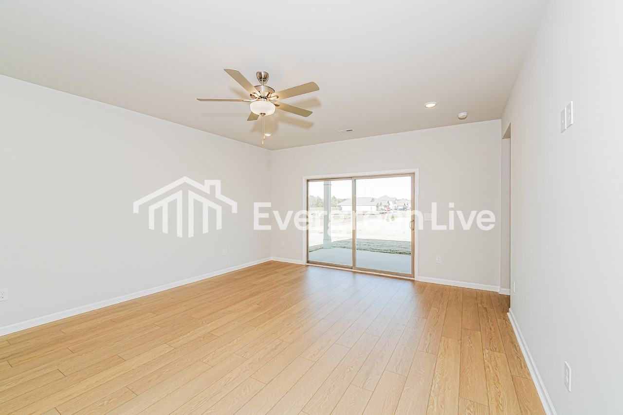 202 Paca Ln - Photo 4 of 16