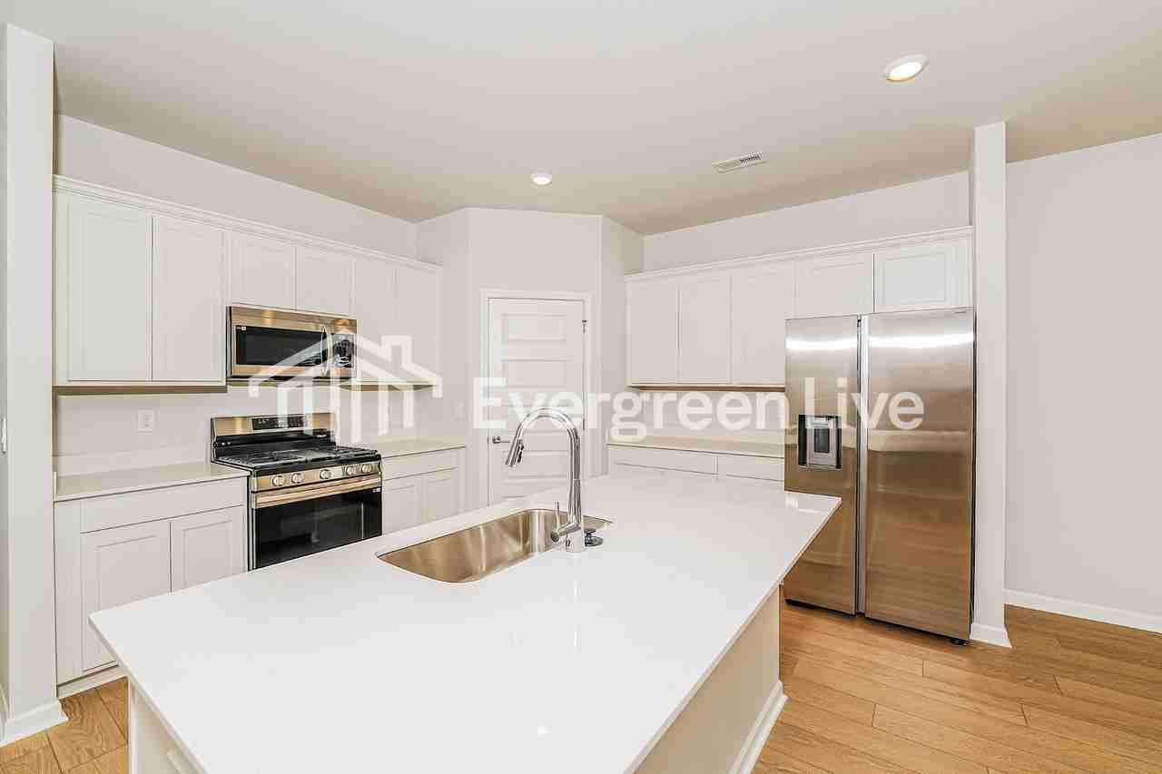 202 Paca Ln - Photo 7 of 16