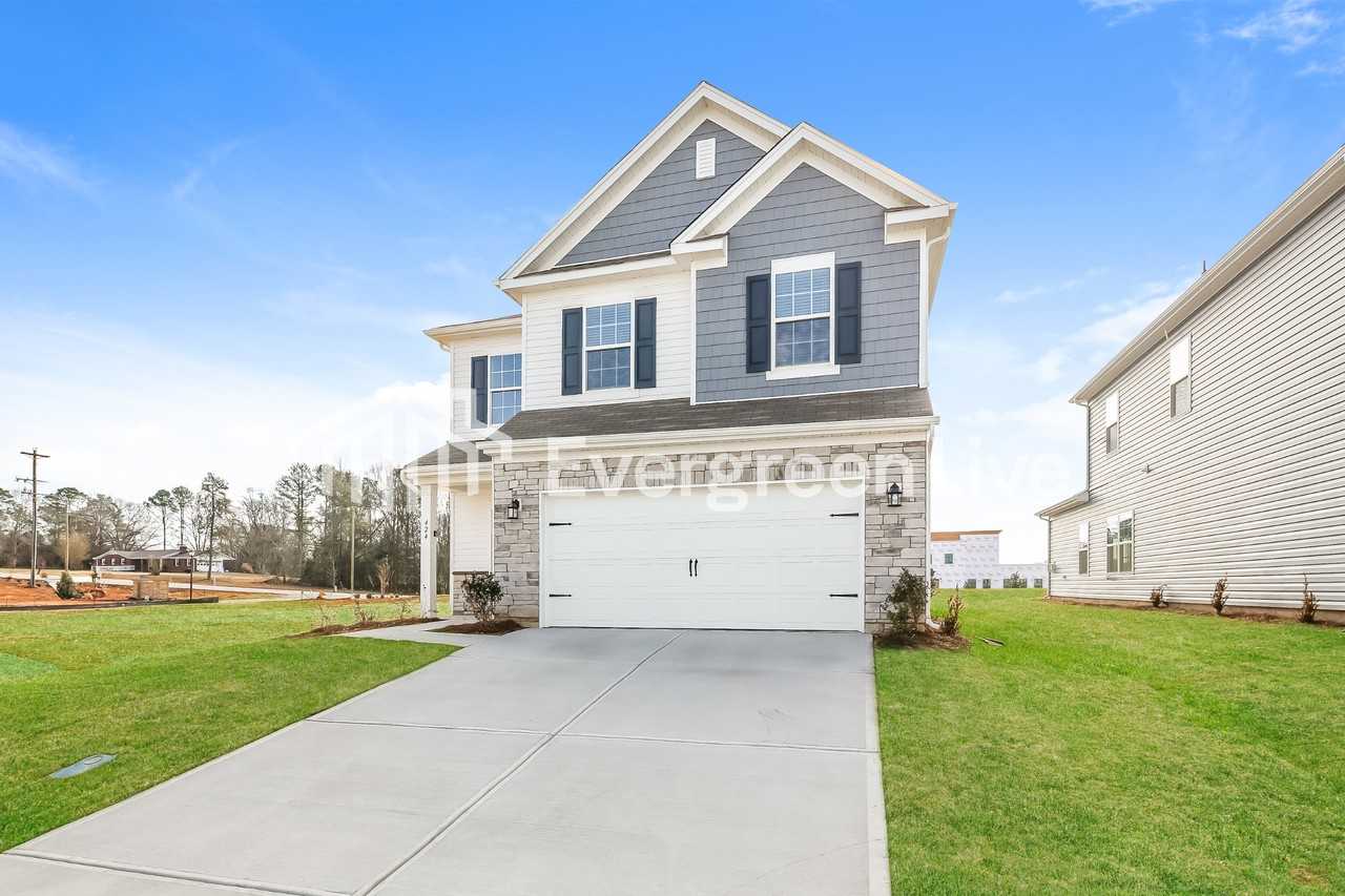 424 Lees Corner Ln - Photo 2 of 15