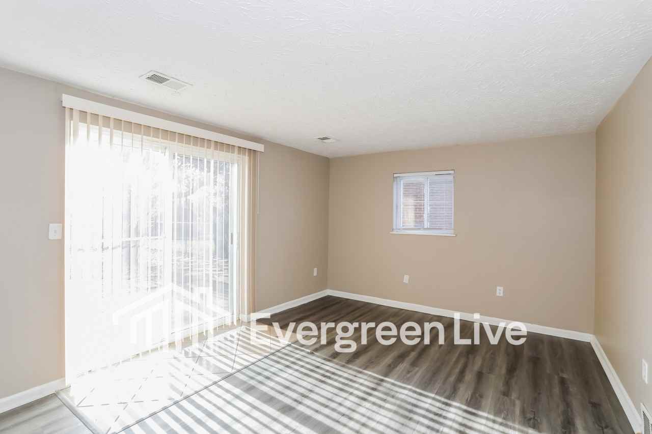 11740 Hanover Rd - Photo 5 of 15