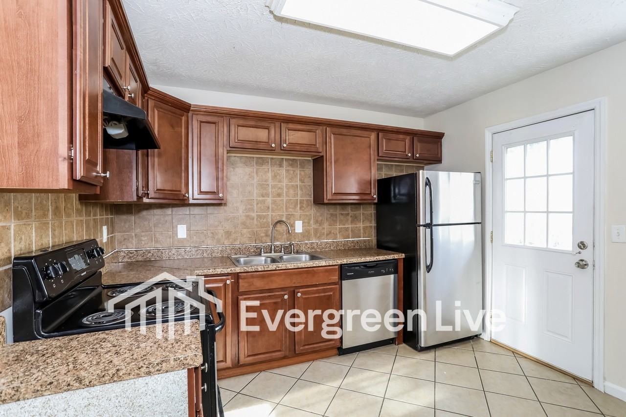 11740 Hanover Rd - Photo 6 of 15