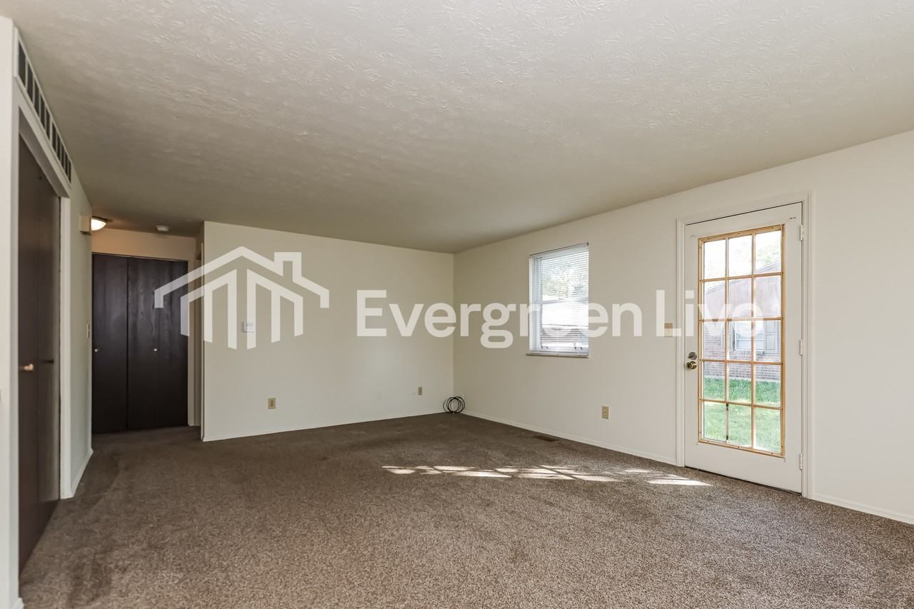 8197 Mount Washington Dr - Photo 3 of 15