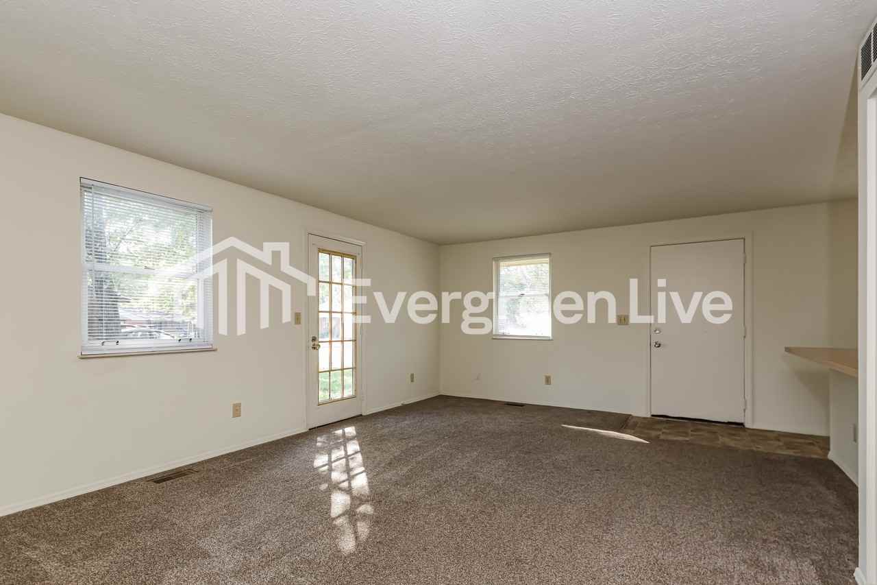 8197 Mount Washington Dr - Photo 5 of 15