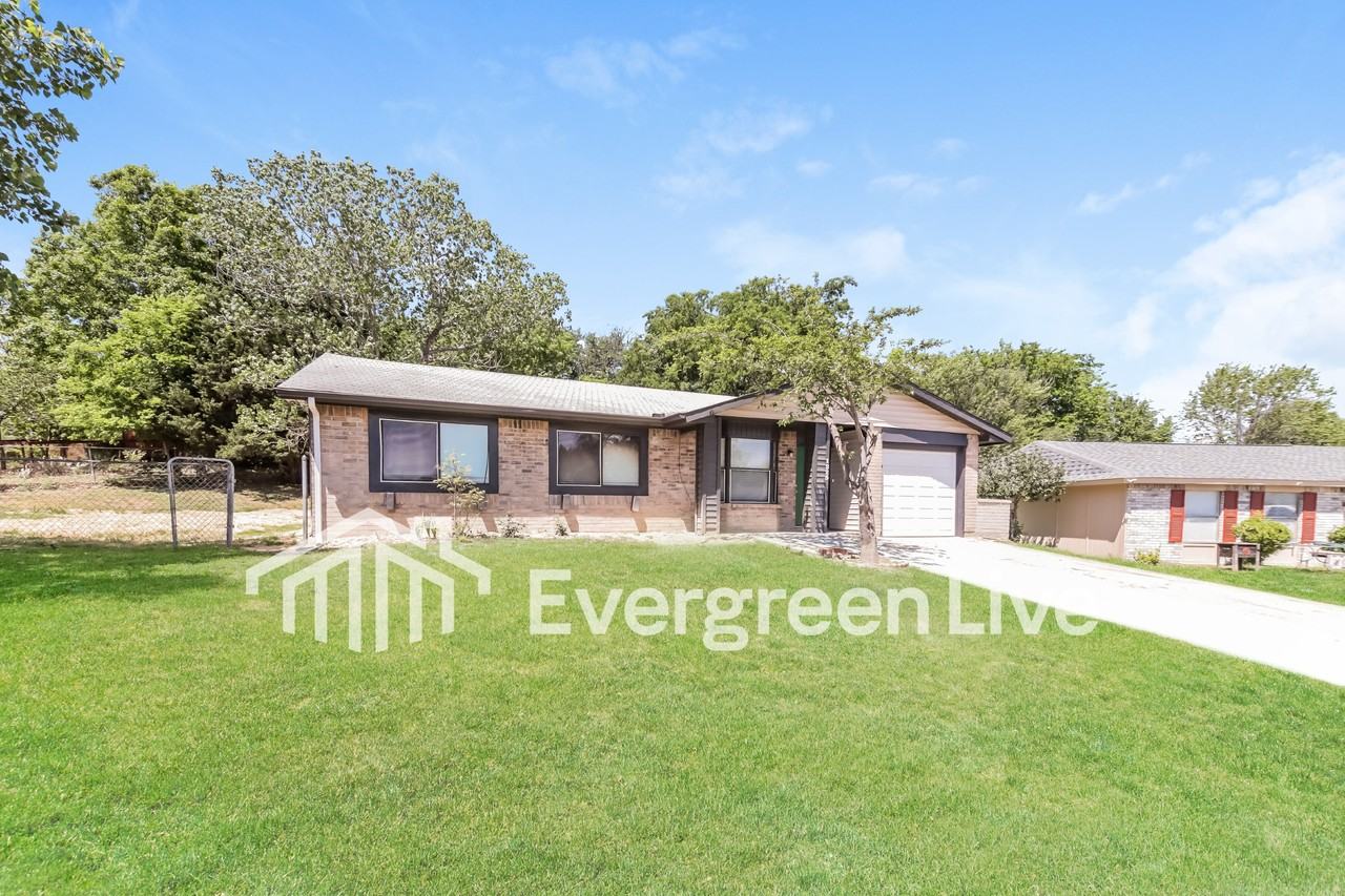 1225 Bard Dr - Photo 2 of 14