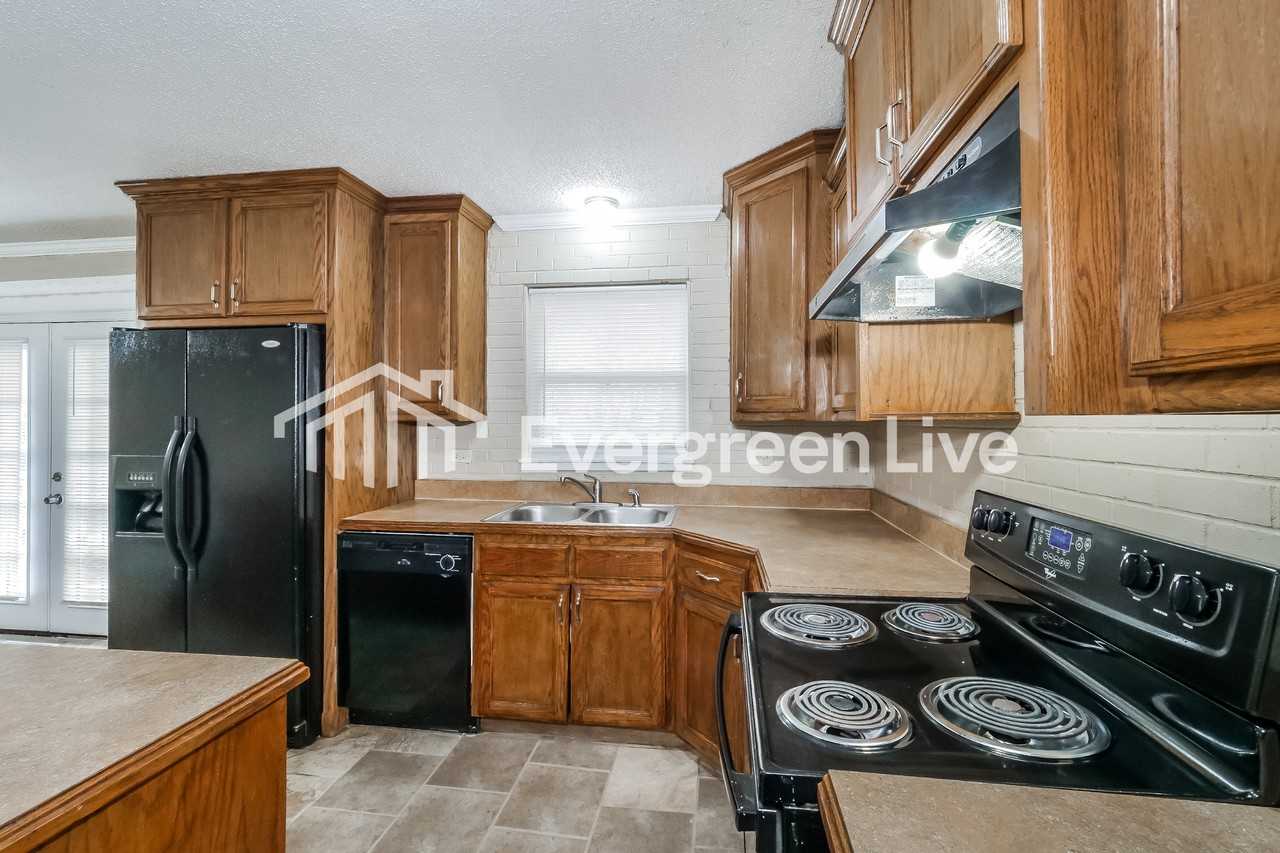 3106 E 94th St - Photo 5 of 15