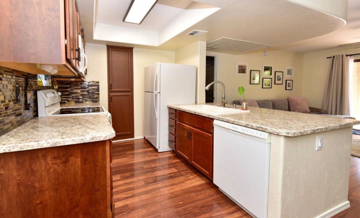 14901 N Kings Way ##105 - Photo 3 of 3