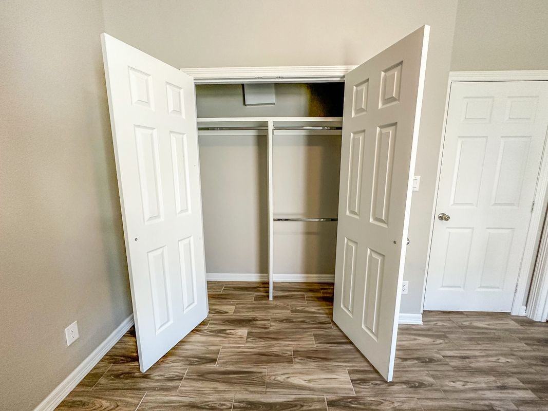 904 W Mahala Ave ##4 - Photo 7 of 12