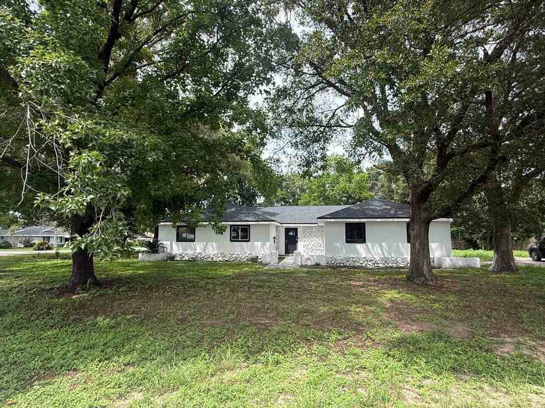 5021 Ne 4th St - Photo 3 of 25