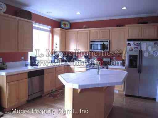 3242 Wild Rose Dr - Photo 2 of 16