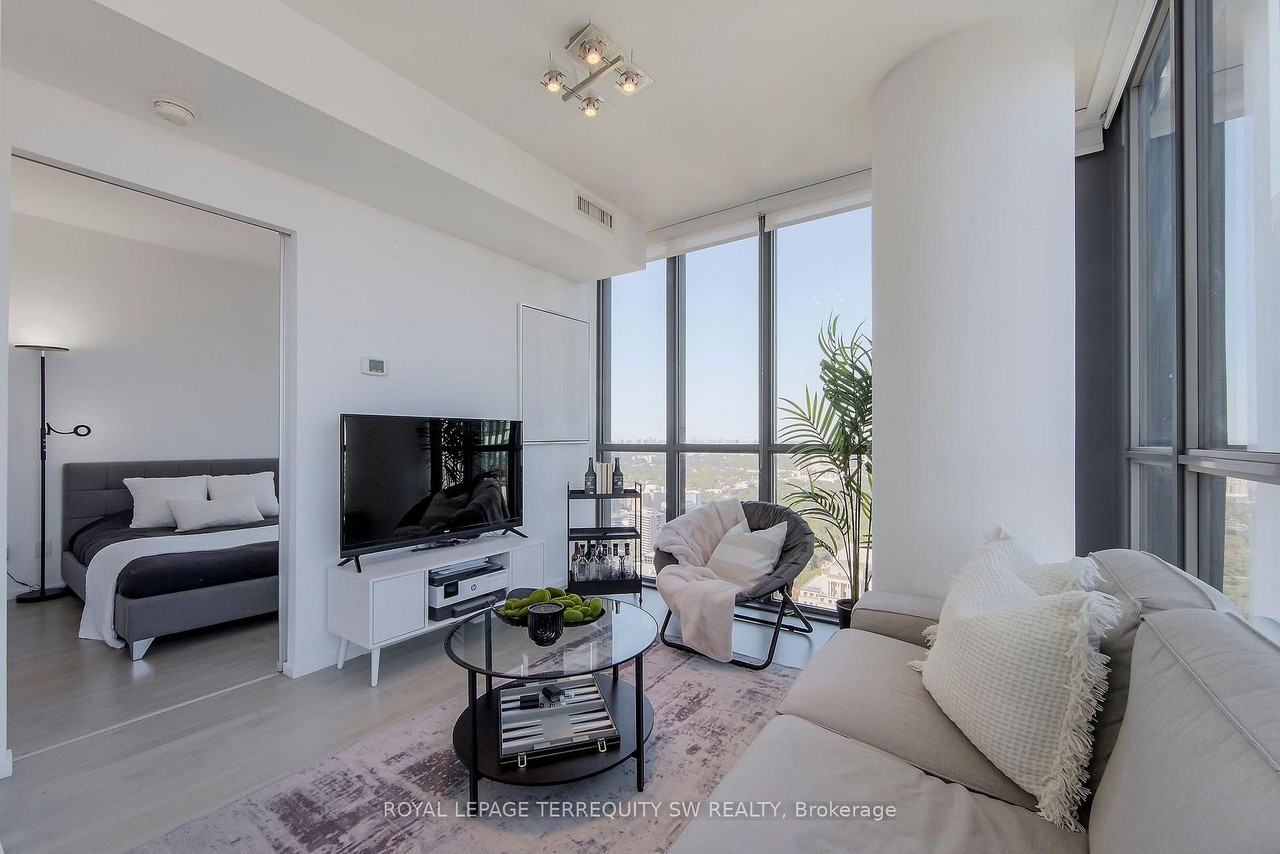 101 Charles Street East - Photo 3 of 21