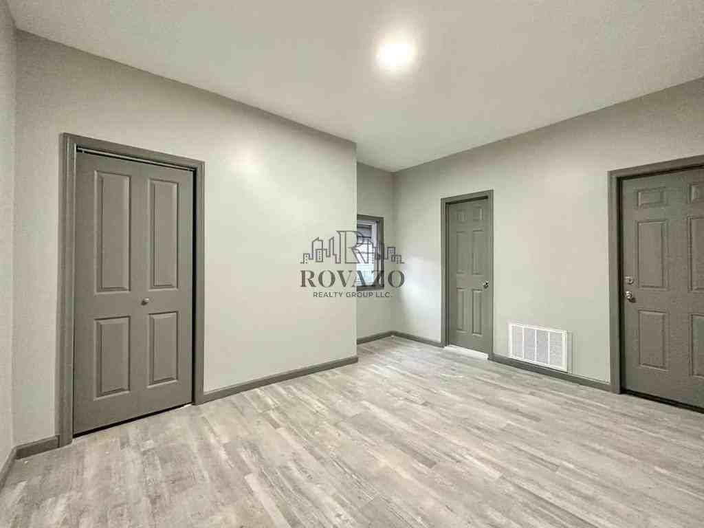 306 South 6th Street #3 - Photo 3 of 6