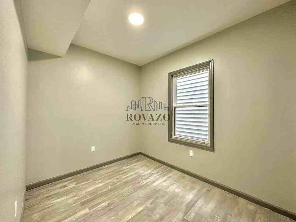 306 South 6th Street #3 - Photo 5 of 6